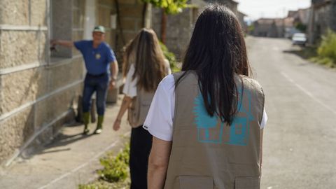 Visita de Aine y Tania a �ngel, de Rebordecha
