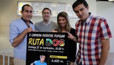 Los organizadores de la carrera presentaron ayer la prueba en el centro comercial. 