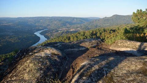 Senderismo en O Pereiro de Aguiar.El Concello acaba de poner en marcha tres nuevas rutas por el municipio y suma 50 kilmetros de trazados de senderismo