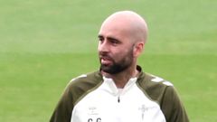 El entrenador del Celta, Claudio Gir�ldez, en un entrenamiento.