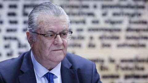 El rpesidente y confudador de Plus Ultra, Julio Miguel Mart&iacute;nez, durante su comparecencia en la comisi&oacute;n del Senado