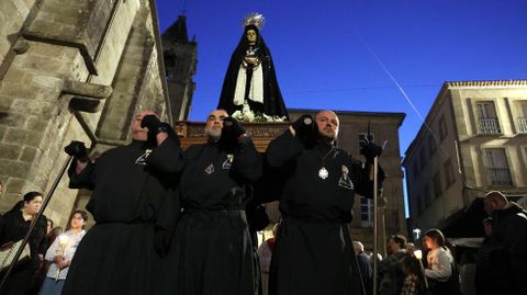 Desenclavo y procesi�n del Santo Entierro en Noia
