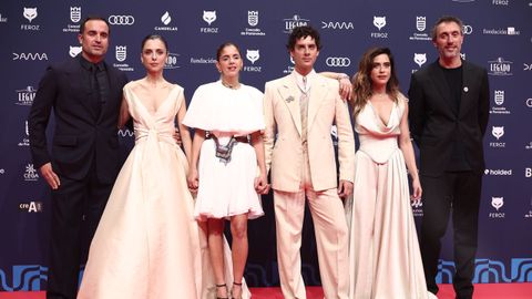 El equipo de �Silencio� posa en la alfombra roja