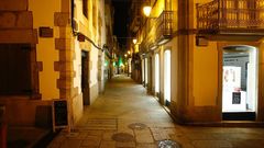 As� estaba la calle Pastor D�az, parte del coraz�n comercial de Viveiro, el pasado domingo a las ocho de la noche, tan vac�a como en el confinamiento m�s estricto de la primera ola de la pandemia 