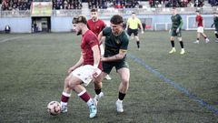 Imagen de archivo del partido entre el Estradense y el Arousa de la primera vuelta.