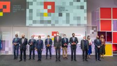 Los ganadores de los accsits y del Premio Nacional Pyme del Ao 2021con el rey Felipe VI