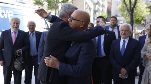 Abrazo de Rueda y Baltar