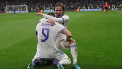 Karim Benzema.Karim Benzema y Luka Modric celebran un gol del Real Madrid