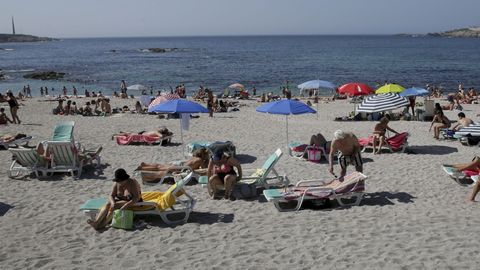 D�A DE CALOR EN LA PLAYA DE RIAZOR