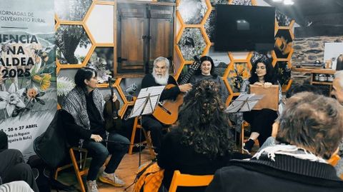 Imagen de la actuaci&oacute;n de Catro nun zoco, en el 2025, que regresar&aacute;n en esta edici&oacute;n del 2026 a Pena da Nogueira.