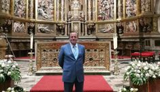 Manuel Ni�n, en la catedral de Astorga, durante un viaje.