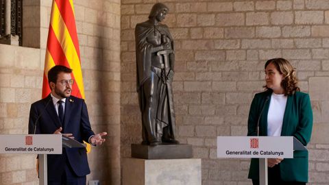 Pere Aragon�s y Ada Colau se reunieron este jueves en el Palau de la Generalitat para relanzar las relaciones entre el Gobierno catal�n y el Ayuntamiento de Barcelona