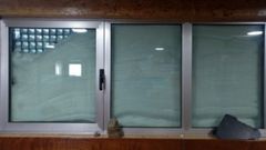 Ventanas del Refugio de Meic�n cubiertas de nieve