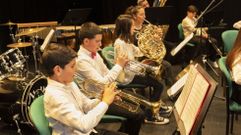 Alumnado do CMUS carball�s, nunha actuaci�n 