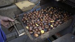 Las castaas asadas son las reinas del otoo en Galicia.