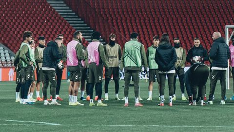 Entrenamiento del Celta en Belgrado antes del partido ante el Estrella Roja.