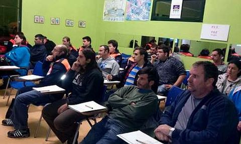 Las clases se imparten en Foz, hasta el pr�ximo s�bado, d�a 15. 