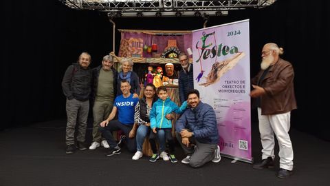 Plamen Dipchipov con algunos de los participantes en el Festival FEstea