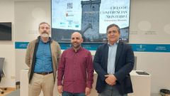 Miguel Losada, Marcos V�zquez y Jos� Luis Su�rez, en la presentaci�n del ciclo Historia e Literatura