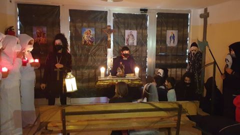 Os alumnos de Antas de Ulla celebraron o Sama�n aprendendo sobre o Cami�o de Santiago e o galego