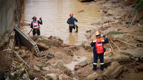 Efectivos del dispositivo de búsqueda de desaparecidos en Torrent (Valencia)