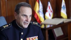 El general Prez-Urruti, en su despacho de Capitana