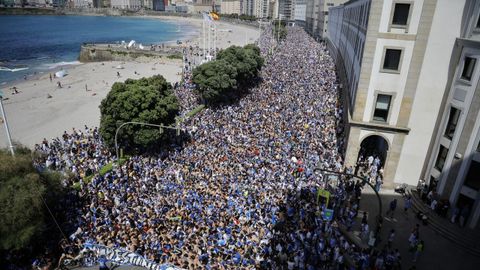 Miles de personas inundaron el paseo mar&iacute;timo este 30 de mayo para celebrar el ascenso del D&eacute;por a Primera