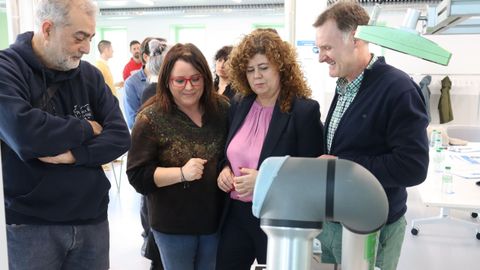 Visita de la directora xeral de FP, María Eugenia Pérez Fernández, al curso impartido en el centro Eduardo Barreiros