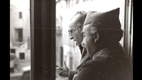 Juan Yage arenga a las tropas junto a Franco tras la batalla de Belchite (Zaragoza), en 1937.