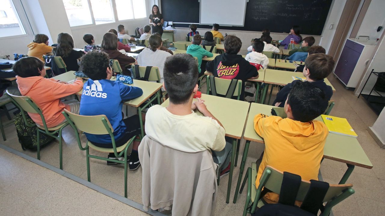 La Xunta actualiza la formación para el profesorado para adaptarla a cambios sociales y tecnológicos