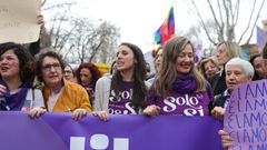 La ministra de Igualdad, Irene Montero, en el centro, en la manifestaci�n del 8M en Madrid, en marzo del 2020