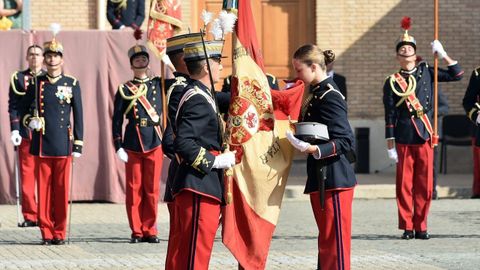Leonor jurando bandera en la Academia General Militar en octubre del 2023