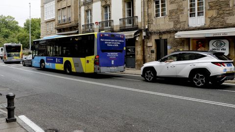 Las carencias del transporte urbano y del sector del taxi por la falta de m�s veh�culos se resolver�n pr�cticamente a la par.