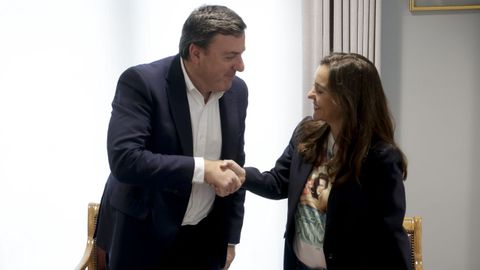 El alcalde provincial y la alcaldesa de A Corua en la firma del convenio