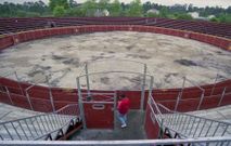 La lluvia deterior� la superficie de la plaza port�til colocada en A Silva y oblig� a cancelar la corrida
