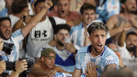 Larrubia celebra el segundo gol del M�laga al Almer�a