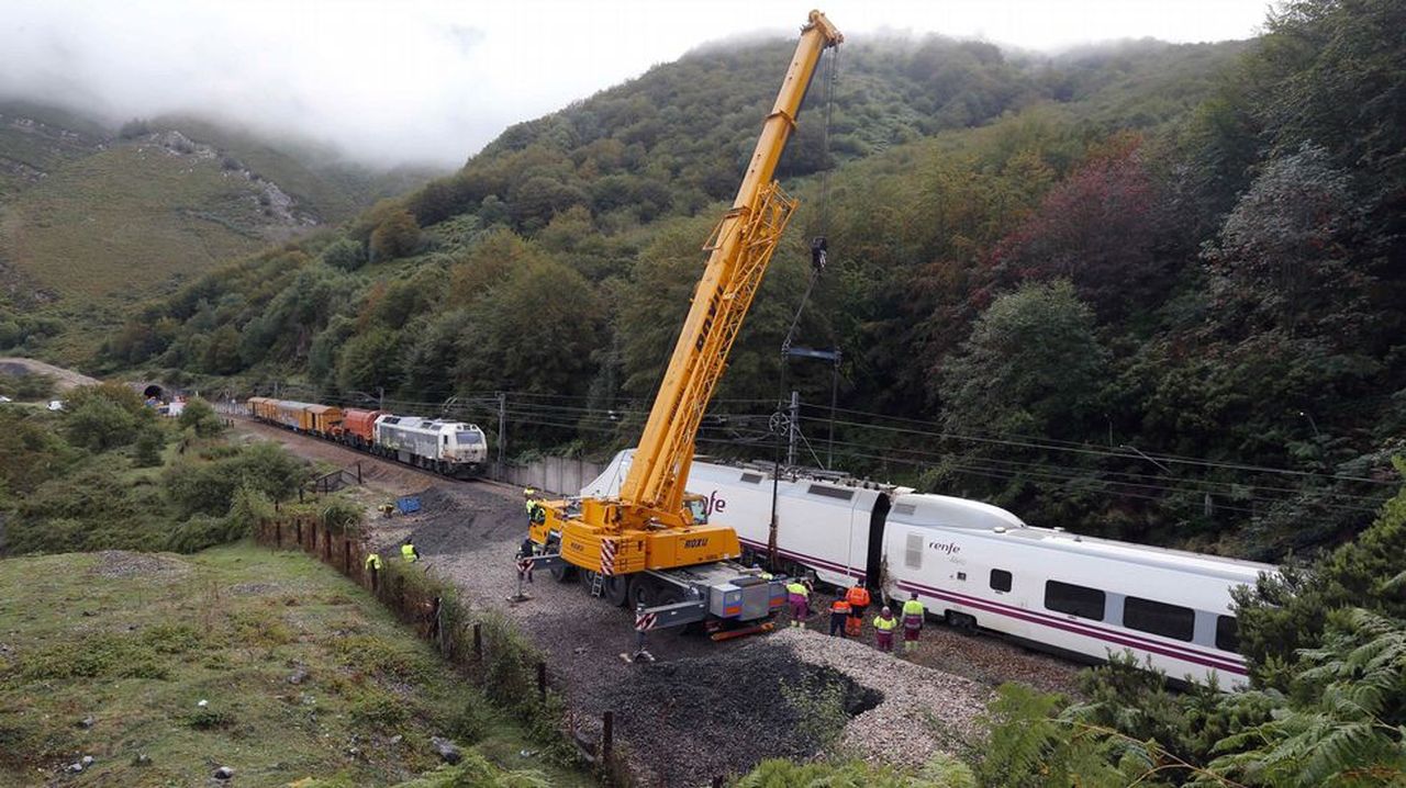Pajares, el precedente de Adamuz: el Gobierno examina el informe del descarrilamiento de 2016 para esclarecer el de Córdoba