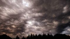 Nubes de tormenta en Santiago