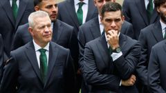 Javier Aguirre (izquierda) y Rafa M�rquez (derecha), durante un acto de la selecci�n mexicana previo al Mundial.