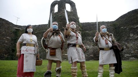 As fueron los desfiles del primer da de Arde Lucus