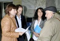 L�pez Abella, onte cos colectivos sociais de Vilagarc�a.