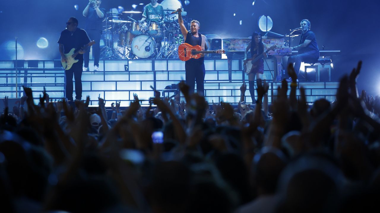 Alejandro Sanz vuelve a romper corazones en su único concierto en Galicia