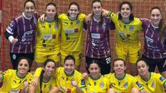 Las jugadoras del Bembrive, tras la goleada firmada ante el C�rculo Cat�lico.
