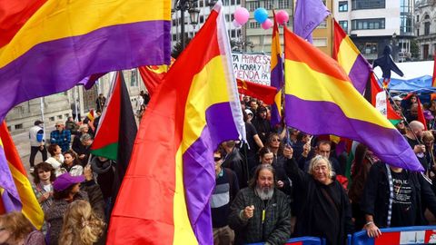 Protestas contra la monarqu�a y en favor de la vivienda coinciden en la entrega de los Premios Princesa