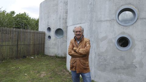 Juan Manuel Rey, candidato del PSOE a la alcalda de Caldas de Reis, en las pozas de A Tafona