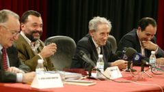 Xess Alonso Montero, Manuel Aznar Soler, Isaac Daz Pardo e Xos Lus Axeitos, nunhas xornadas sobre Lorenzo Varela, no ano 2005.