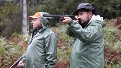 Arranque de la �ltima temporada de perdices en el �rea de Santiago, donde hay m�s de 4.500 licencias para la caza.