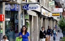 En las calles a�n se ve una importante actividad comercial, pero abundan los locales vac�os.