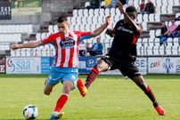 Seoane, prepar�ndose para golpear la pelota.