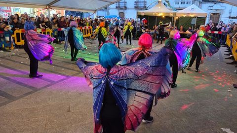 En R�bade tuvo lugar el concurso de disfraces de ni�os y adultos.